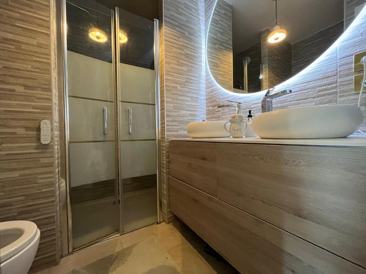 Appartement Luxueux Climatise Avec Terrasse, 6 Couchages - 17Eme Arrondissement De Paris Clichy Exterior foto